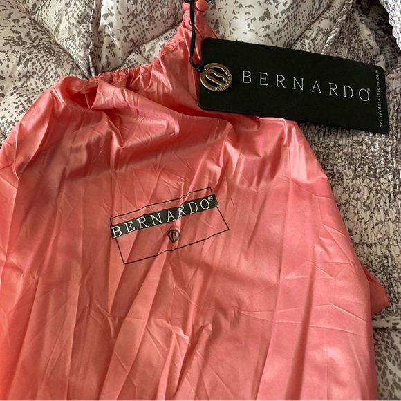 BERNARDO Packable Ecoplume  Puffer Jacket Channel Quilted panels lightweight M - Picture 9 of 11